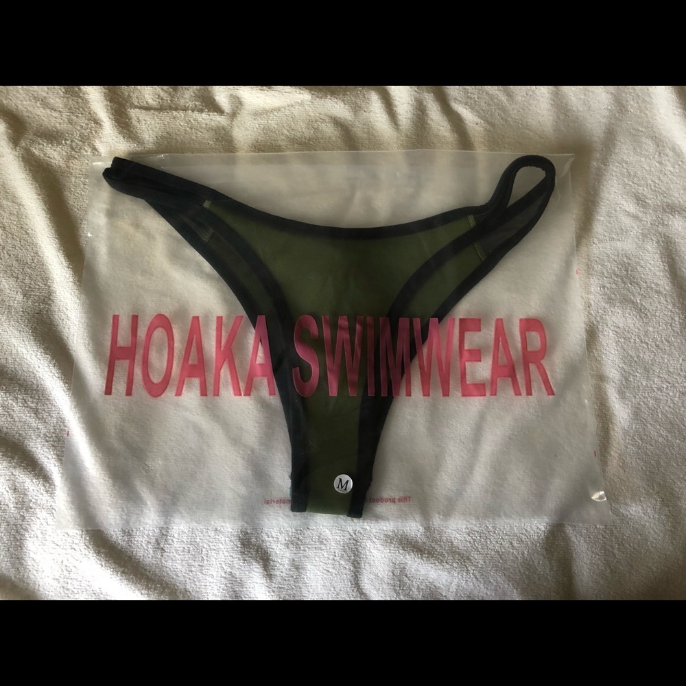 NWOT Hoaka Swimwear bikini bottoms